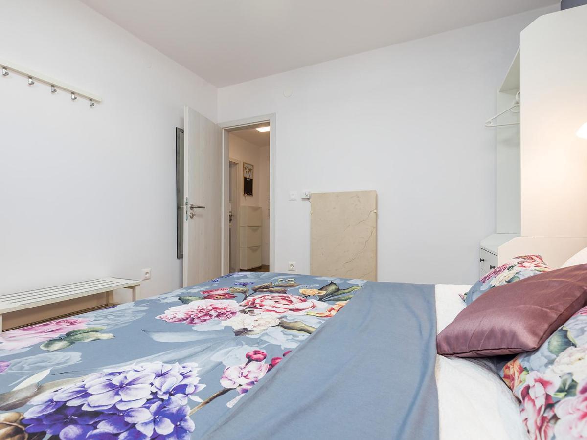 Porec Twins Apartment Екстериор снимка